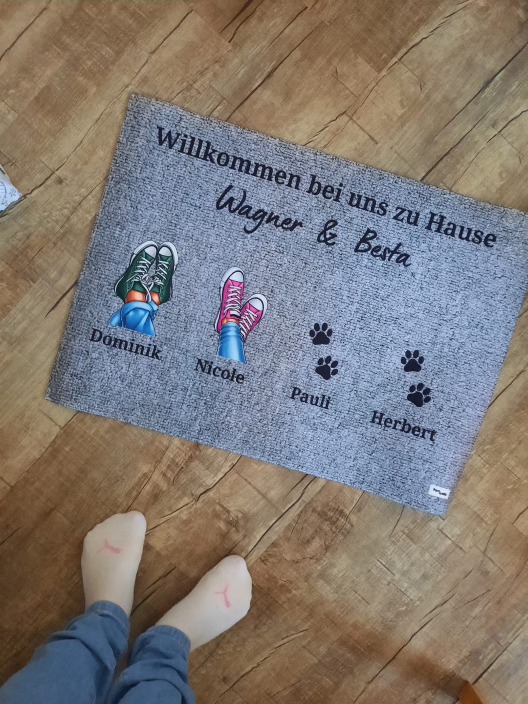 Customer photo review of Schuhabdrücke und Pfotenspuren - Individuelle Fußmatte