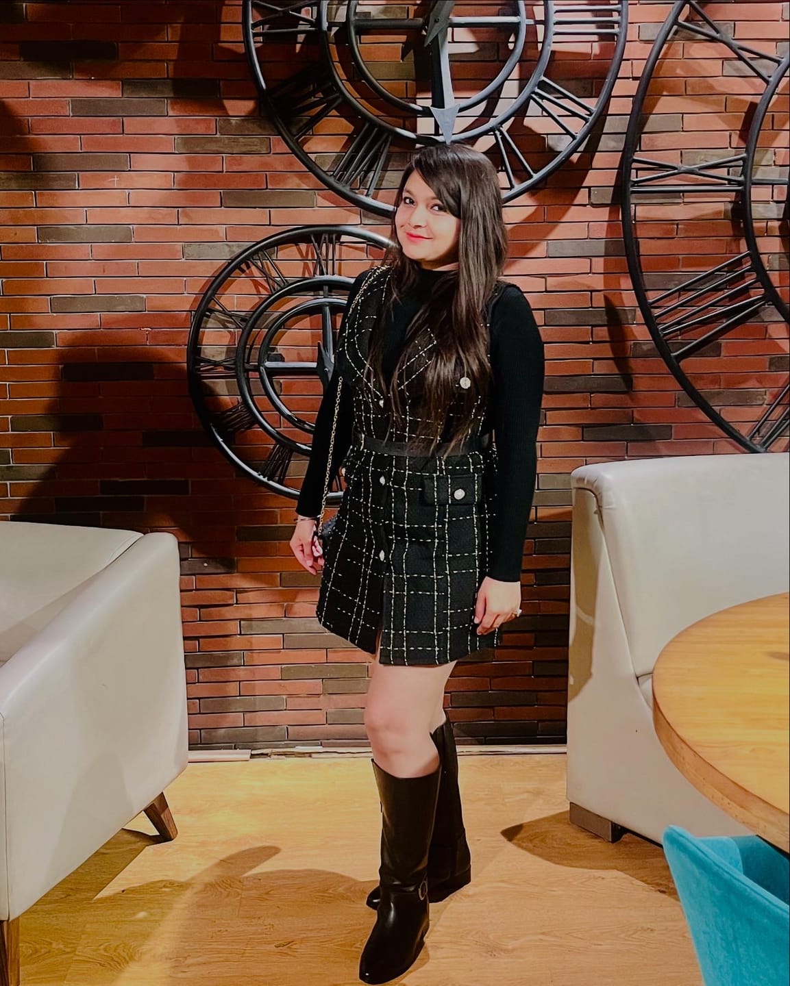 Customer photo review of Rader Set of Top and Woolen Tweed Dress