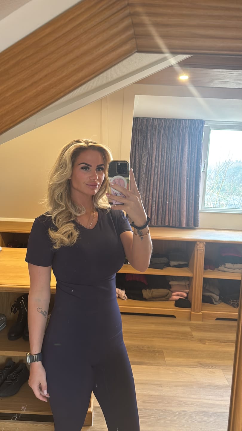 Customer photo review of Essential Shortsleeve Top Dark Blue