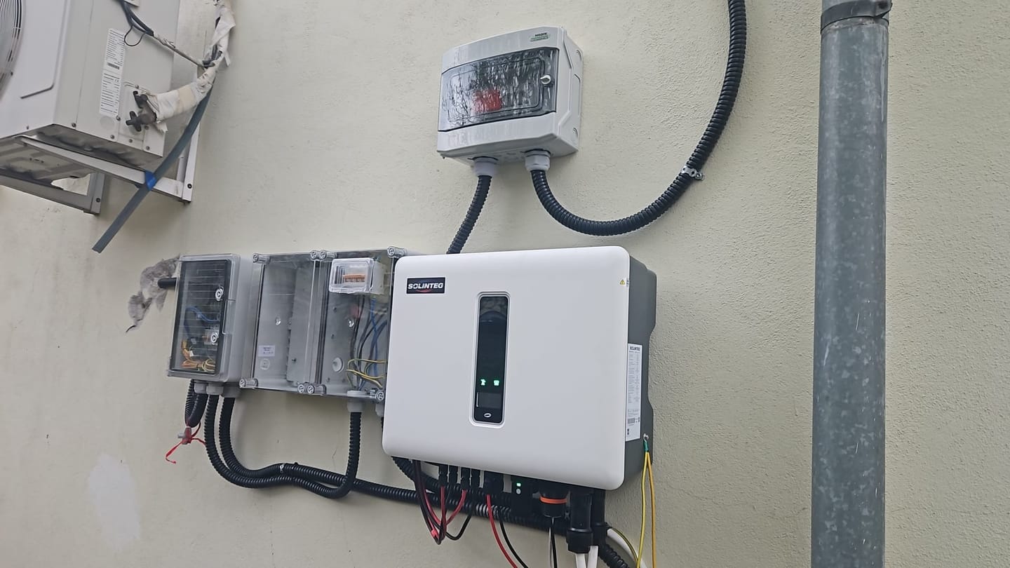 Customer photo review of Comutator de transfer automat trifazat pentru panouri fotovoltaice 230V 63A ATS