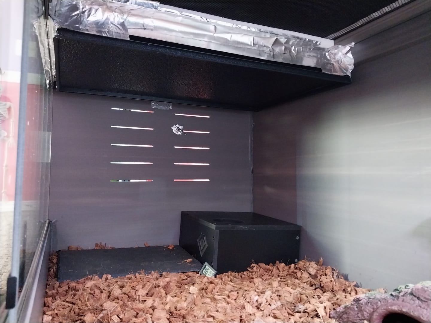 Customer photo review of Radiant Heat Panel, Flush Mount for Reptile Enclosure (14"x21")