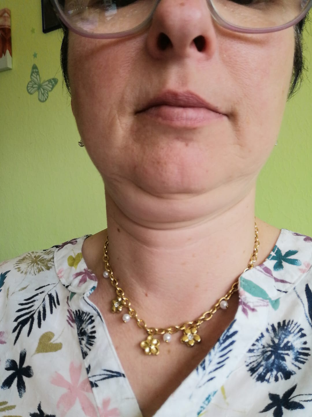 Customer photo review of Flower Charm Kette 14K Vergoldet