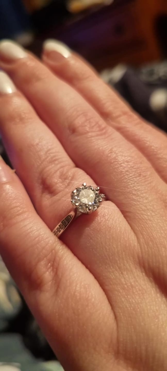 Customer photo review of The Katelyn - Women's 1.0 crt Moissanite Diamond Ring