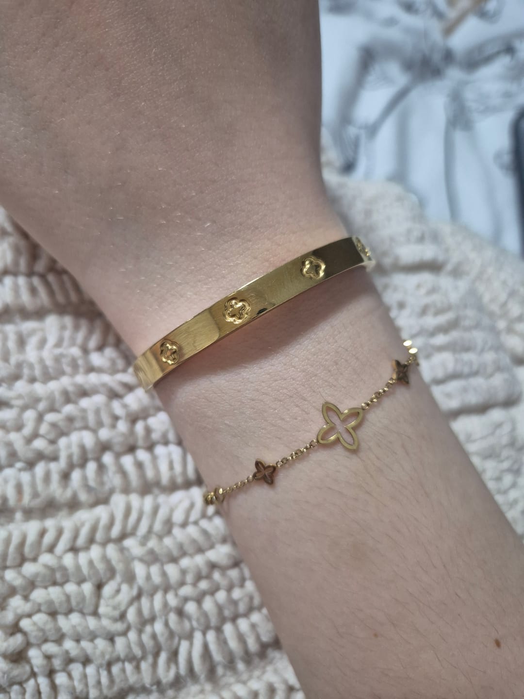 Customer photo review of Shine Clover Armreif | 18K vergoldet