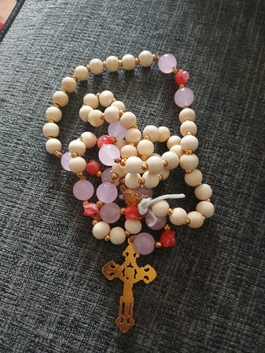Customer photo review of FREE Today: Miraculous Medal & Crucifix of 10mm Natural Wood Prayer Beads Handmade Rosary