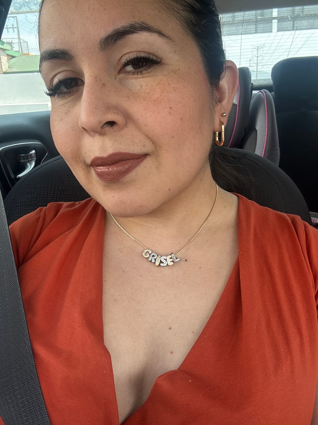 Customer photo review of Personaliza Tu Collar Con Inicial Mini Bubble Combinado Zirconias