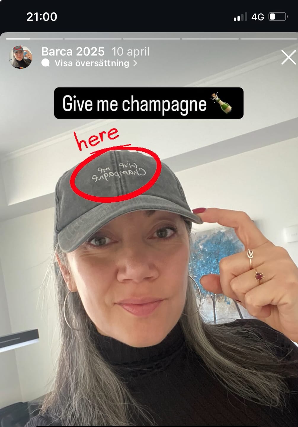 Customer photo review of The Give Me Champagne Vintage Hat