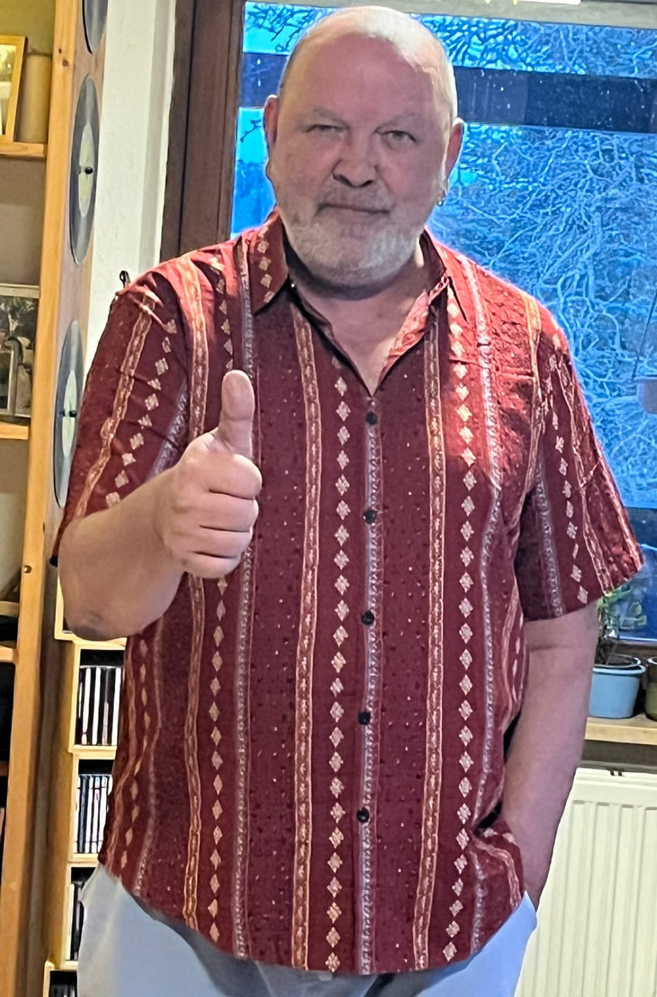 Customer photo review of Herren Kurzarmhemd im Retro-Stil mit Streifen Rot