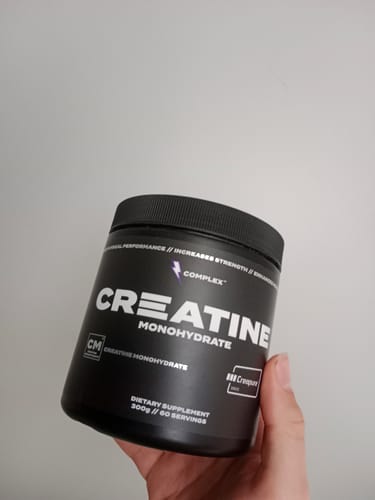 Zákaznická recenze s fotkou produktu Creatine Monohydrate