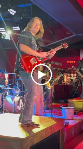 Customer video review of CFG SonikSphere 5.8GHz High-Fidelity Guitar/Bass Wireless System