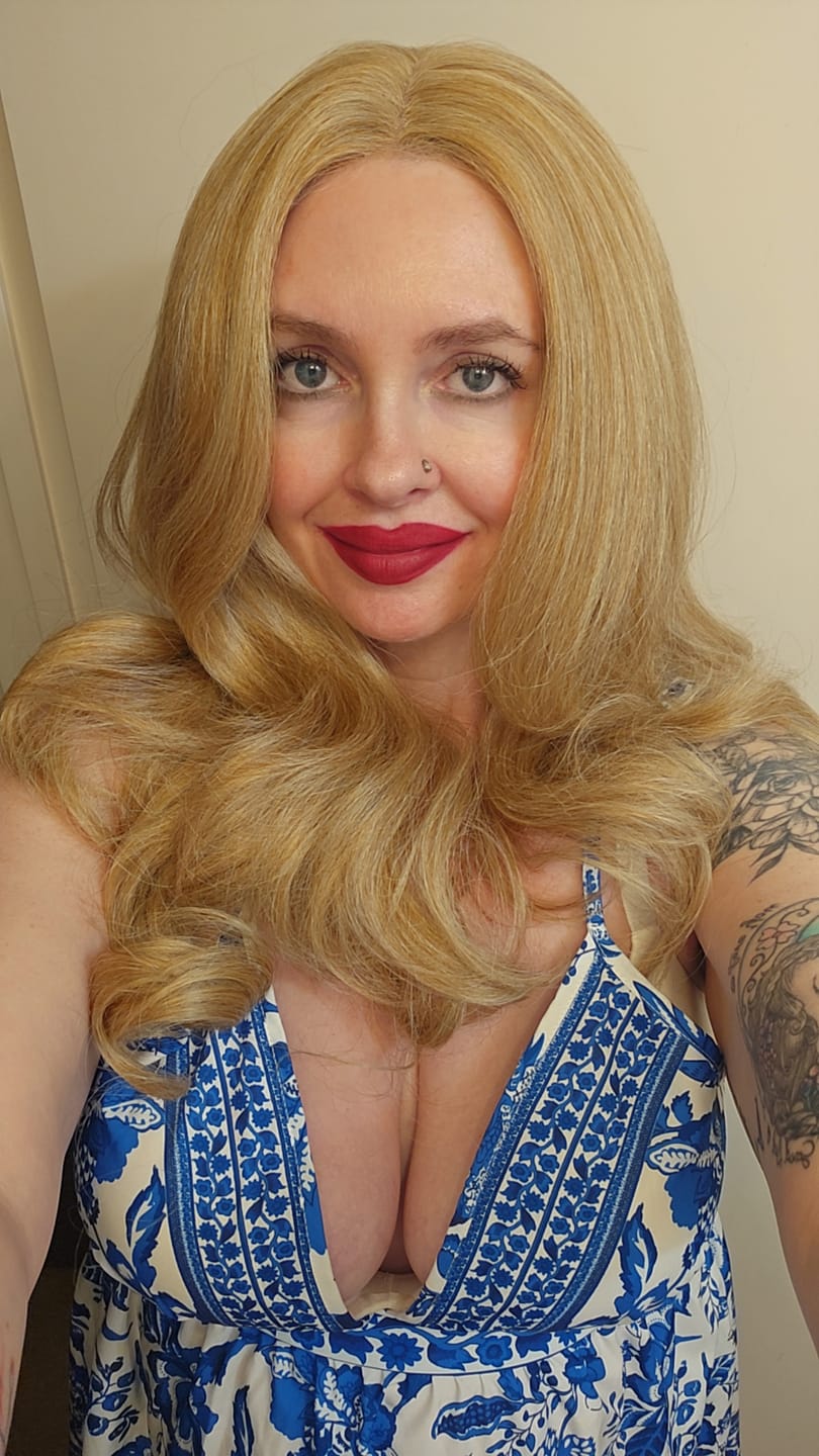 Customer photo review of Outre Glueless Pre-Plucked HD Lace Front Wig - TALHA