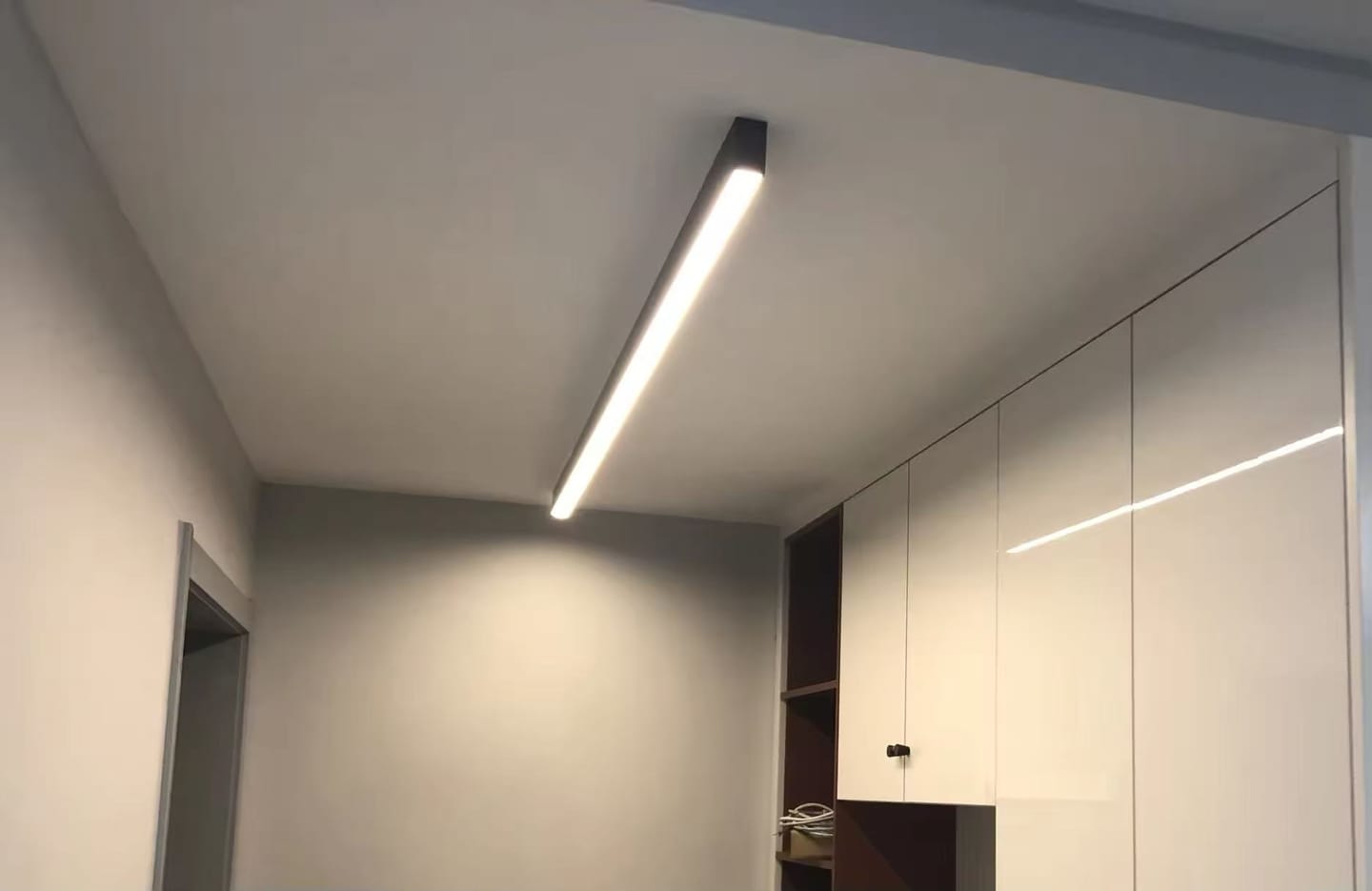 Customer photo review of WOMO Dimmable Long Linear Ceiling Light-WM1003