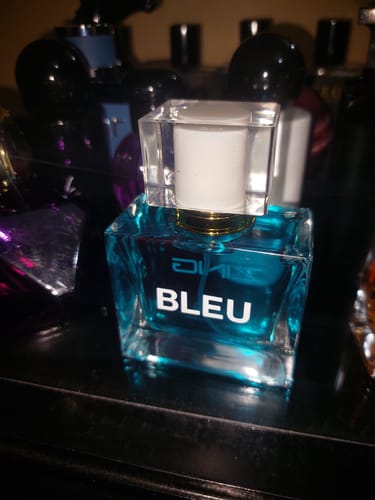 Customer photo review of Bleu De Zing