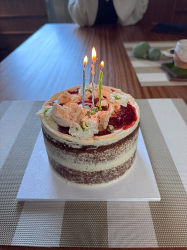 Customer photo review of vanilla & strawberry cake