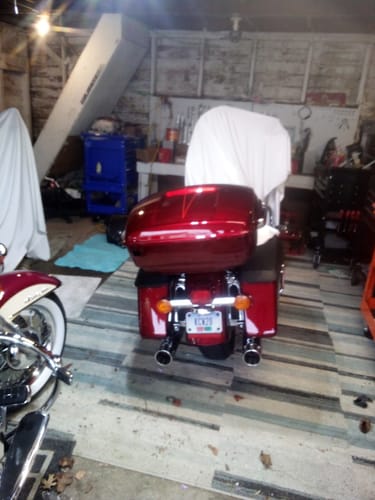 Customer photo review of HR3 Velocity Red Sunglo 2017S King Size Tour Pack Luggage with Speaker Cut Outs For 14-24 Harley Touring