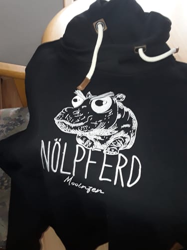 Customer photo review of Nölpferd (Stick) · Unisex Bio Schalkragen Hoodie