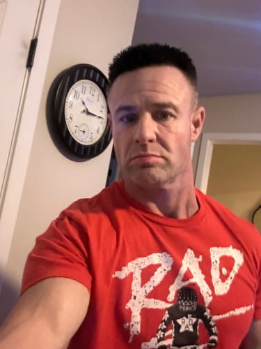 Customer photo review of Cru Jones Silhouette Rad T-Shirt