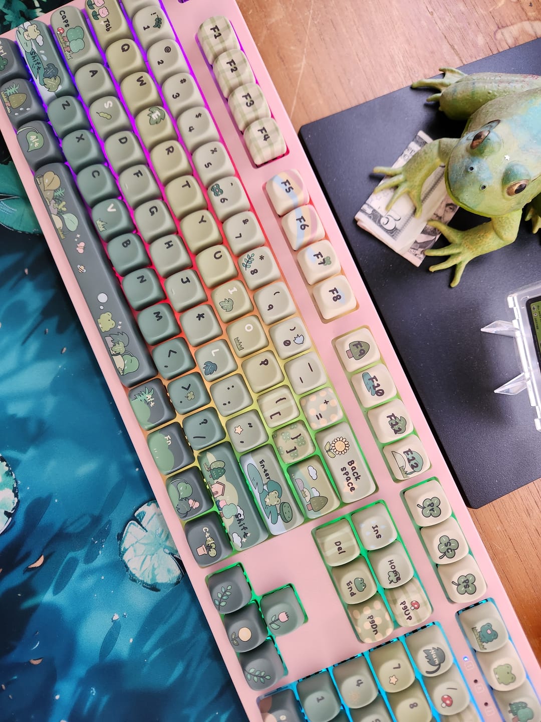 Customer photo review of KiiBOOM X Cosydiaries Rainy Froggy Day Keycap Set