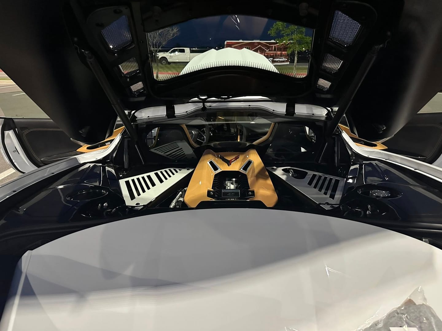 Customer photo review of Chevrolet Corvette C8 Z06 Engine Cover