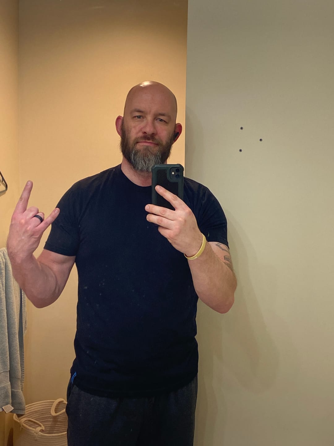 Customer photo review of 80Eighty® Vein Shirt