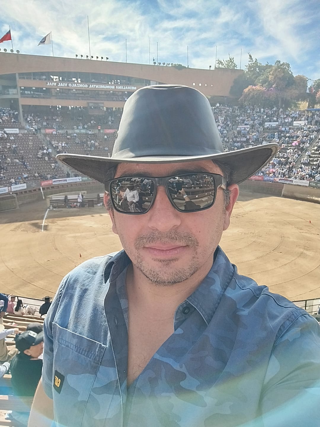 Customer photo review of SOMBRERO NEGRO DE CUERO