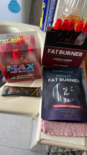 Customer photo review of Shortcutx Max Fat Burner Berry Punch