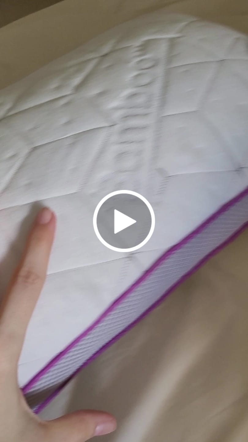 Customer video review of Travesseiro de Viagem Snow® Mini