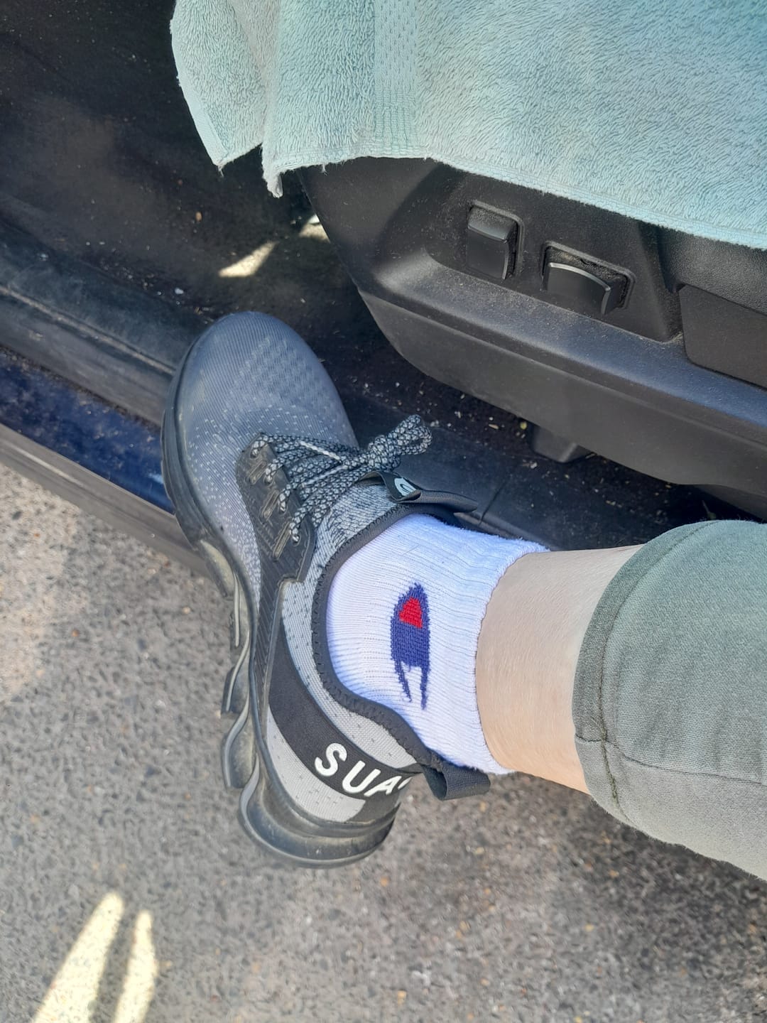 Customer photo review of SPEED | Unisex Lightweight Steel Toe Sneakers