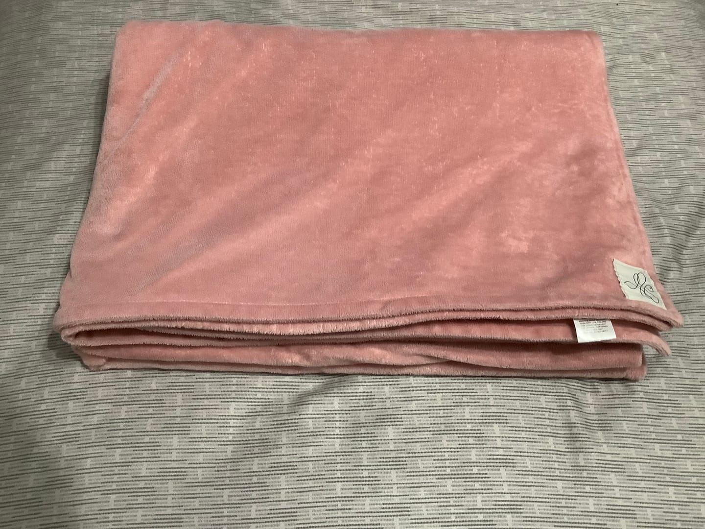 Customer photo review of MegaBee Throw Blanket ~ Dusty Pink