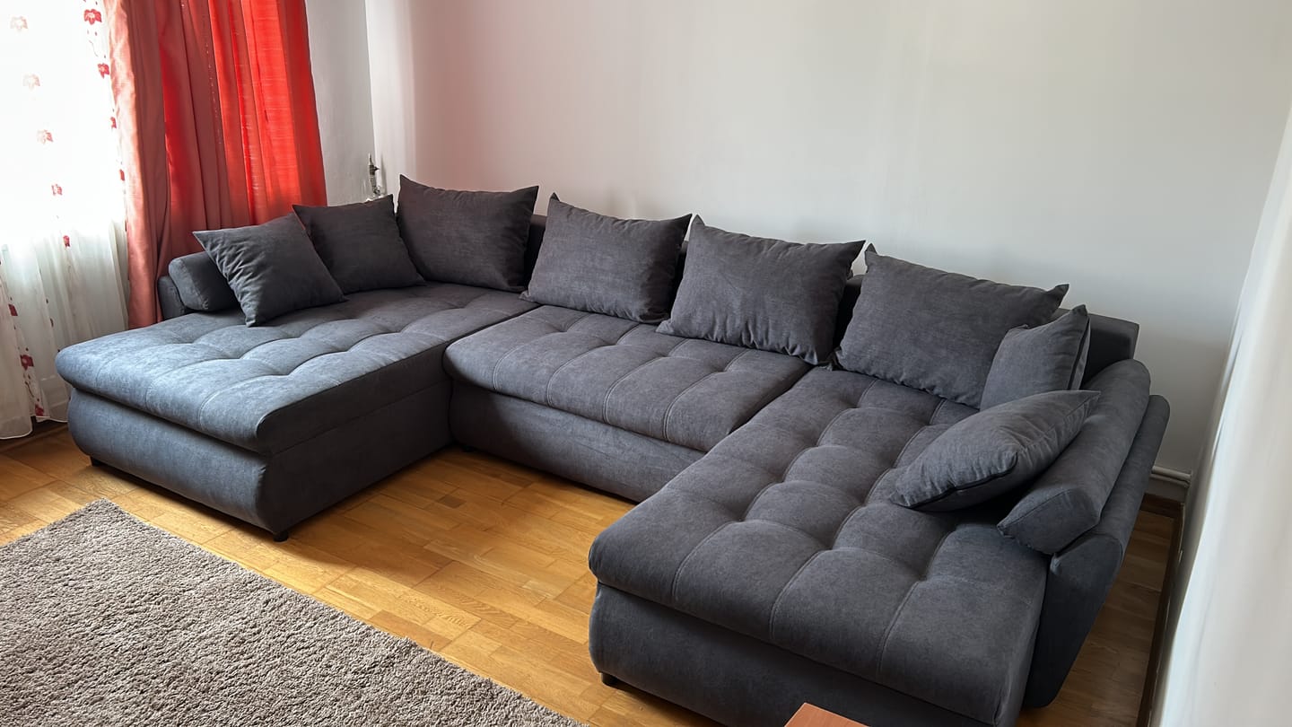 Customer photo review of Colțar extensibil dumonde cu ladă de depozitare si sezut confortabil din spuma HR, Loana U Grafit 355x185 cm
