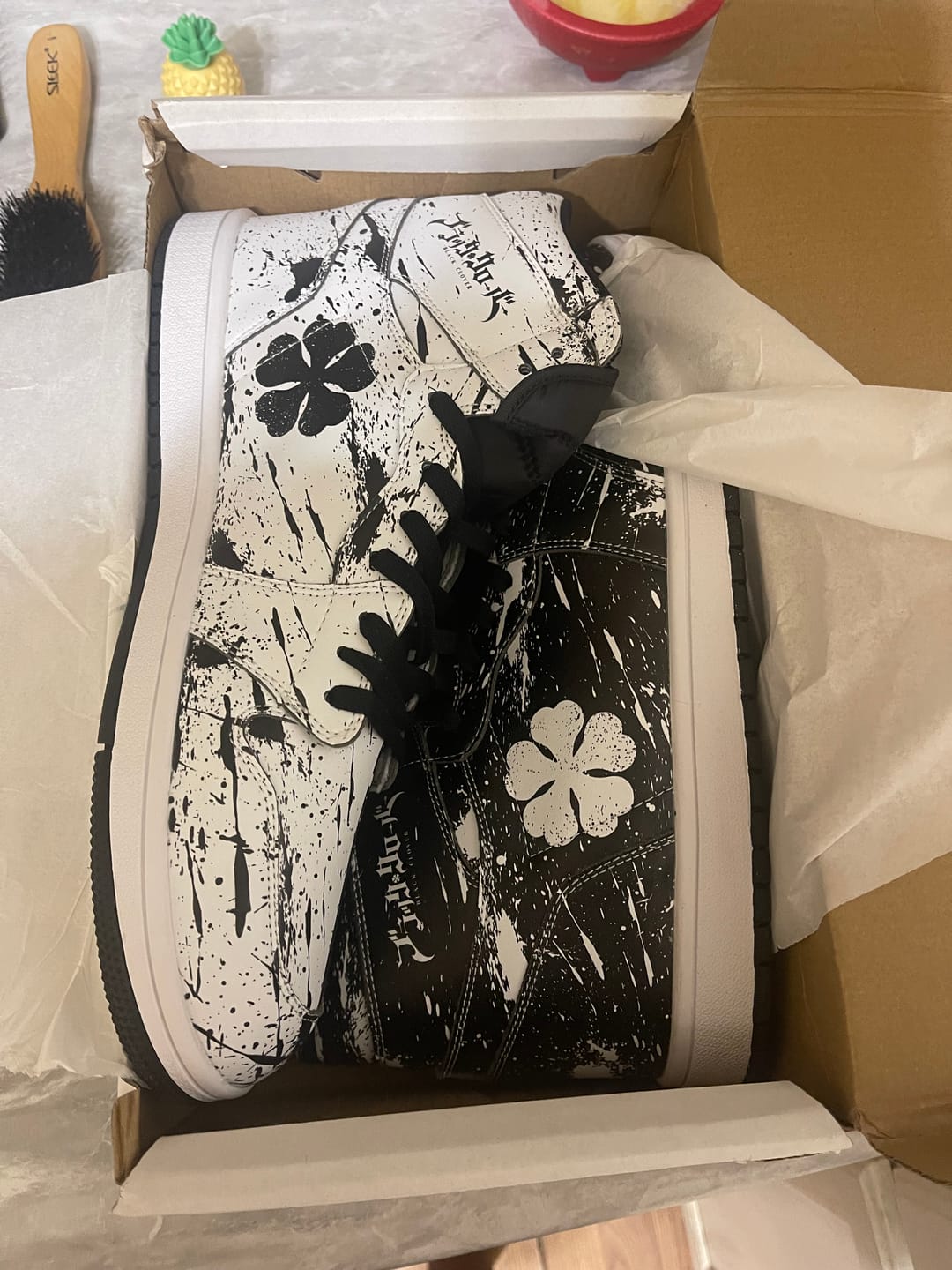 Customer photo review of Five-Leaf Clover JD Sneakers