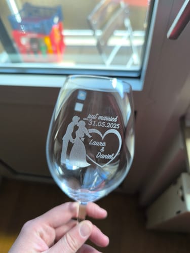 Kundenbewertung mit Foto zu Leonardo Weingläser mit Gravur im "Hochzeitspaar" Design als Set