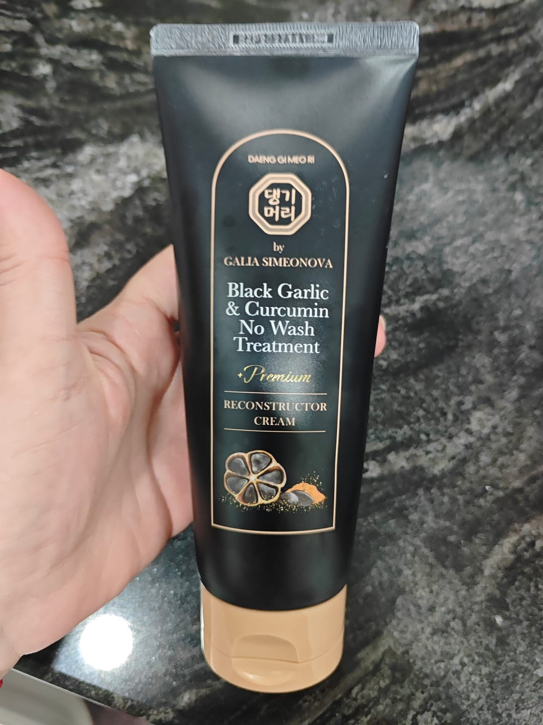 Customer photo review of Реконструктор за увредена и цъфтяща коса с черен чесън и куркумин DOORI Black Garlic & Curcumin Cream Premium Reconstructor