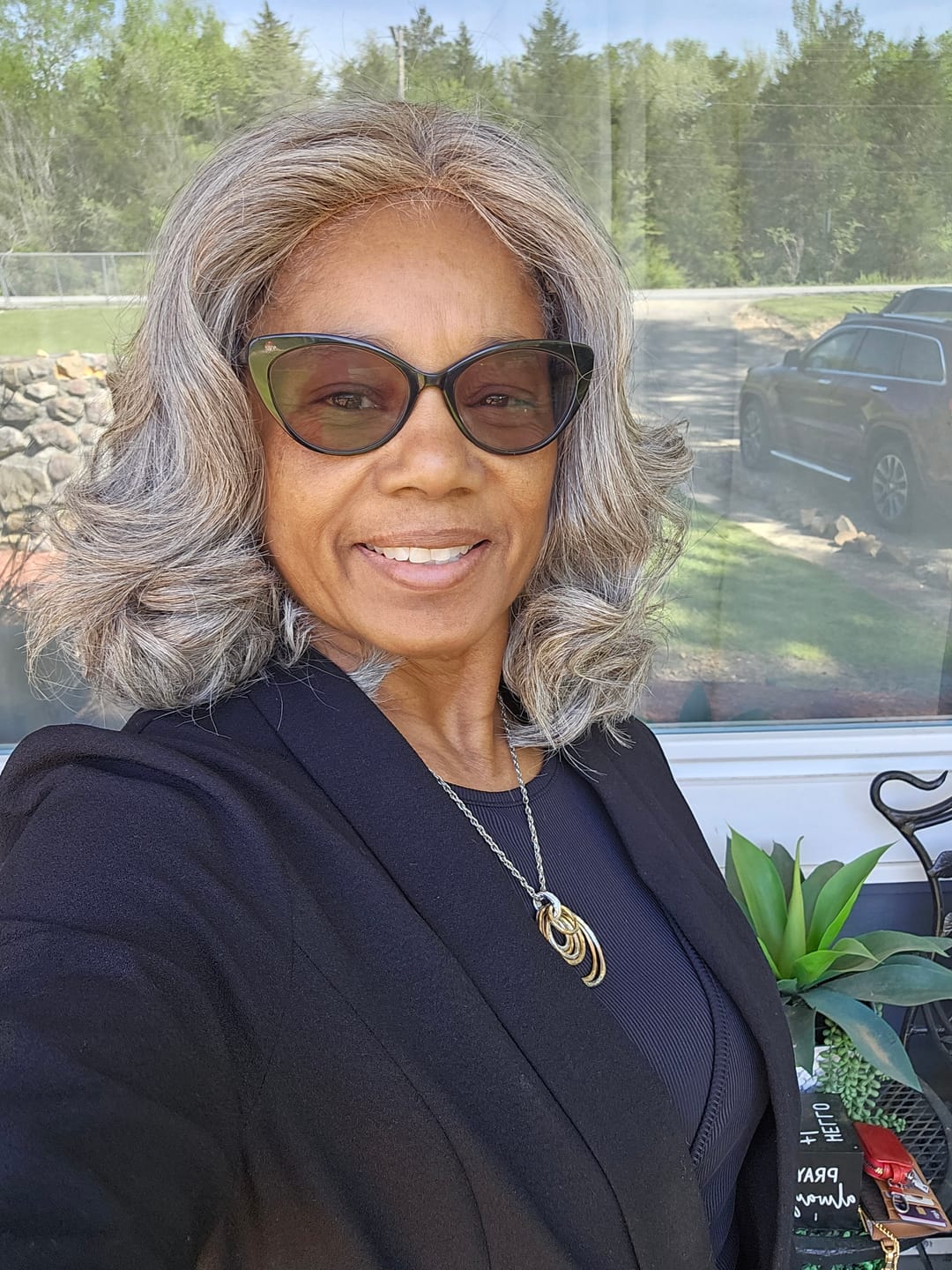 Customer photo review of Luvwin 5x5 Salt And Pepper Glueless Gray Color Pre-Cut Lace Layered Cut Straight Bob Wig 100% Human Hair