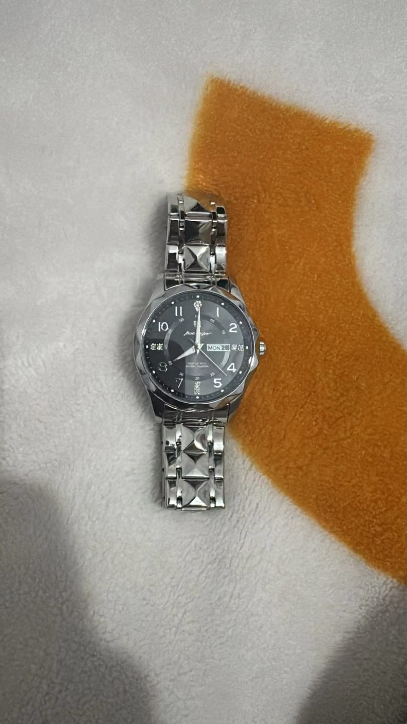 Customer photo review of Multifunktionale Wasserdichte Sportuhr für Herren - Titan