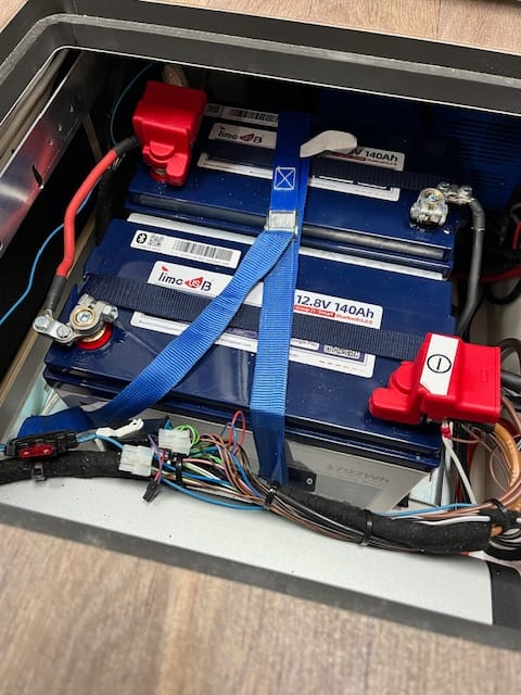 Customer photo review of Timeusb LiFePO4 12V Smart Batterie 140Ah mit Bluetooth und Tieftemperaturschutz