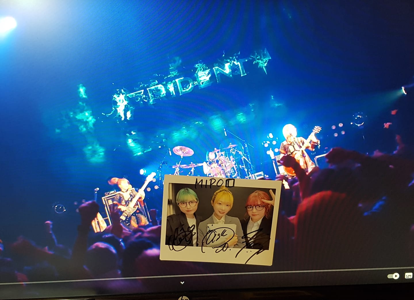 Customer photo review of TRiDENT "ONLINE BROMIDE" Autographed Polaroid Style Photo (With Your Custom Name)