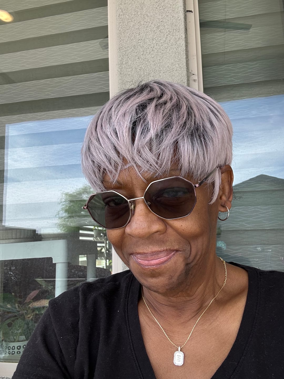 Customer photo review of Outre Wigpop Full Wig - NOLA