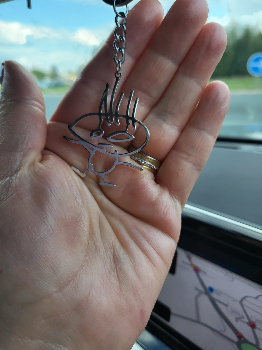Customer photo review of Dessin d'enfant LOANYA en collier ou pendentif