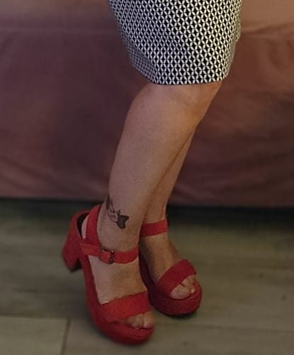 Customer photo review of Sandalia Plataforma Roja Mujer C5473