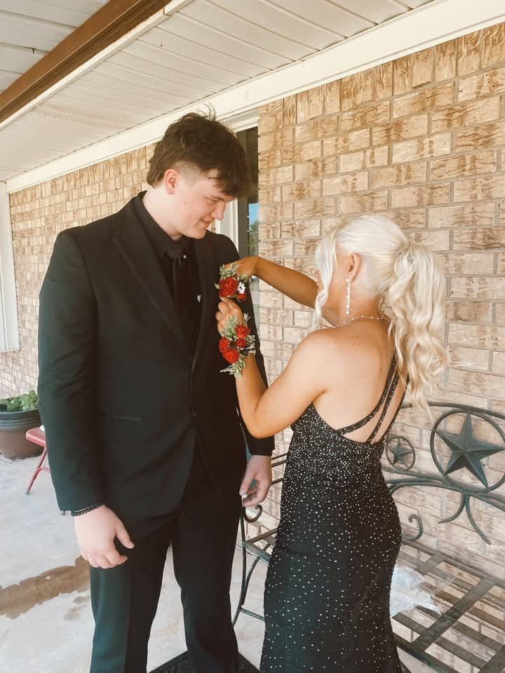 Customer photo review of Prom Florals