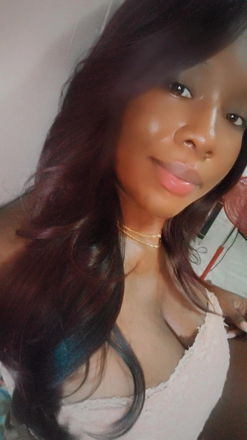 Customer photo review of Chade Magic Lace Heart Hairline Glueless Y-Part HD Lace Front Wig - MHH01