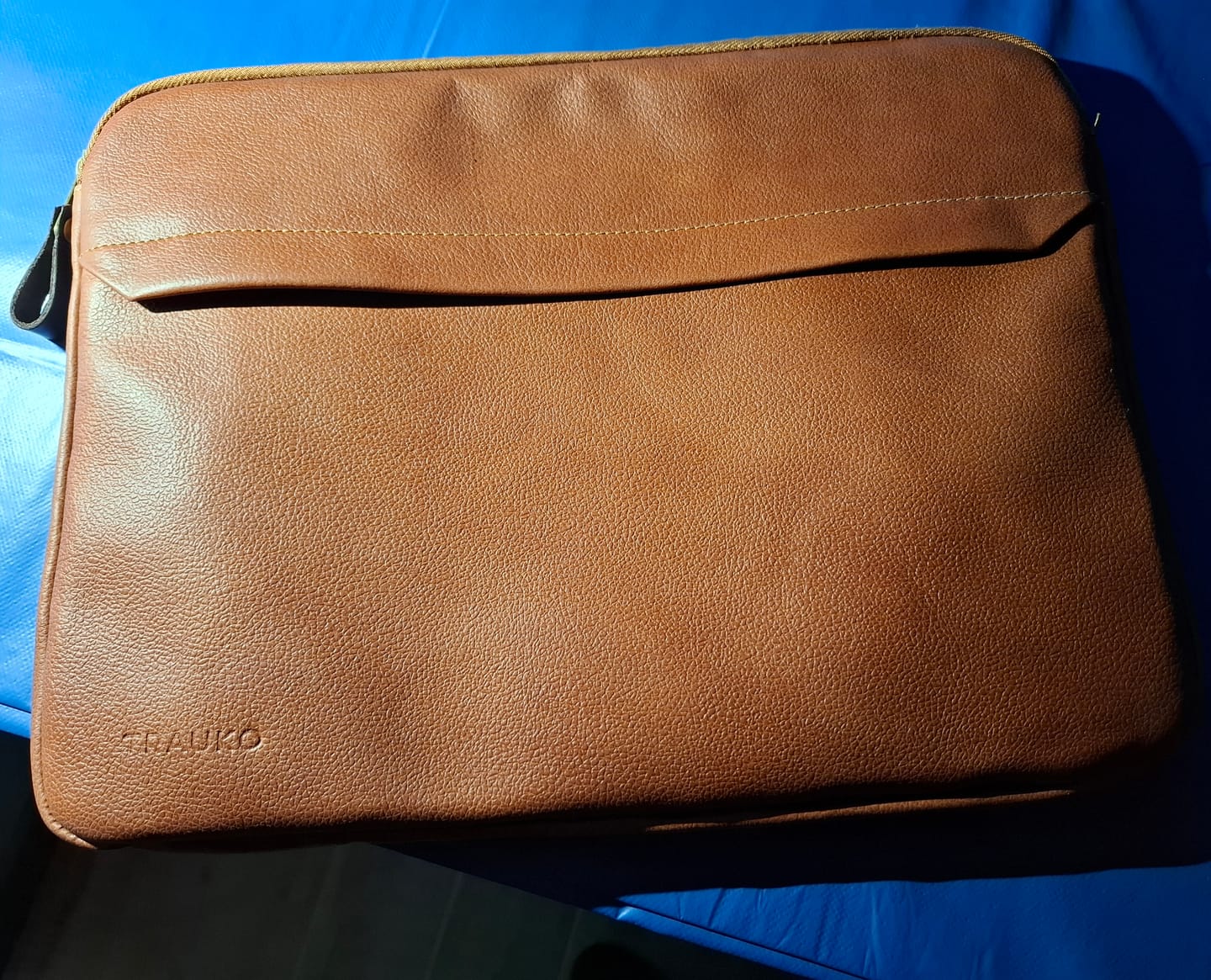 Customer photo review of Funda Notebook Zagreb Cognac