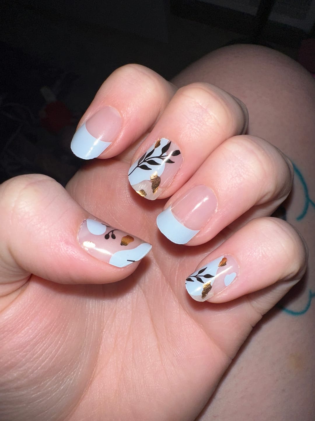 Customer photo review of Blue Floral Daze DIY Semicured Gel Nail Sticker Kit