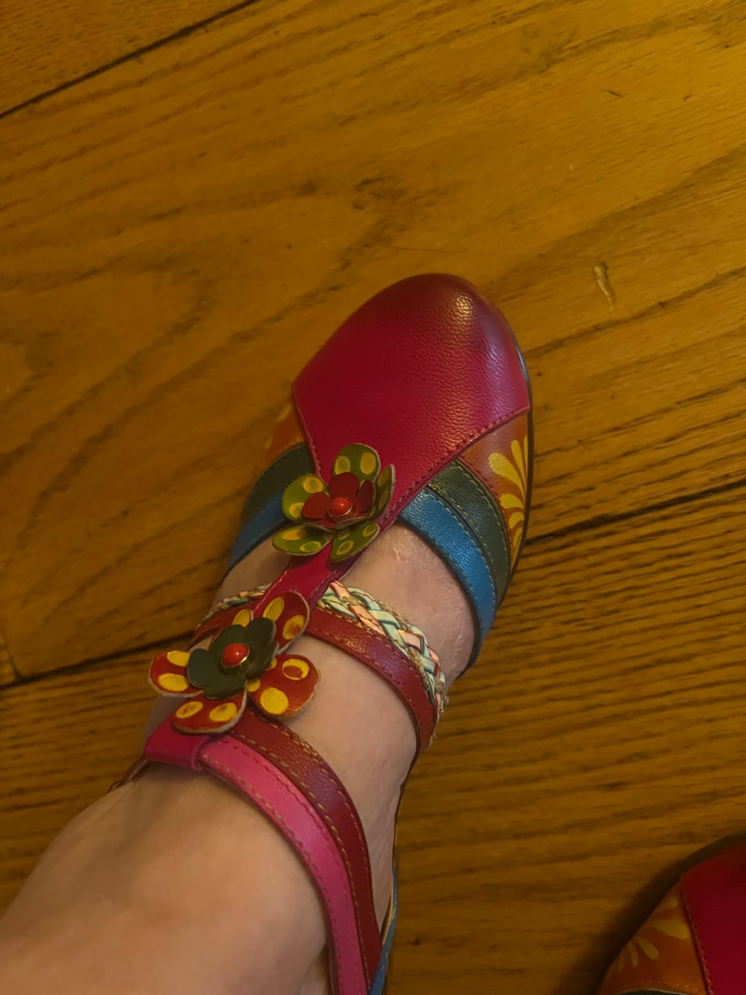 Customer photo review of Women Bohemian Leather Printing Stitching Non-slip Breathable Sandals