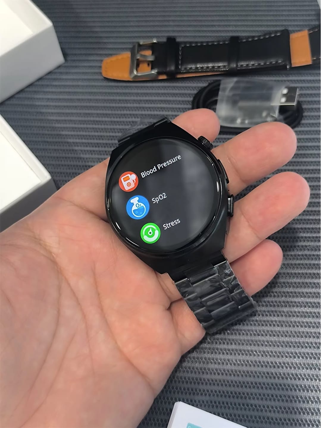 Customer photo review of Herren NFC Smartwatch – Orion