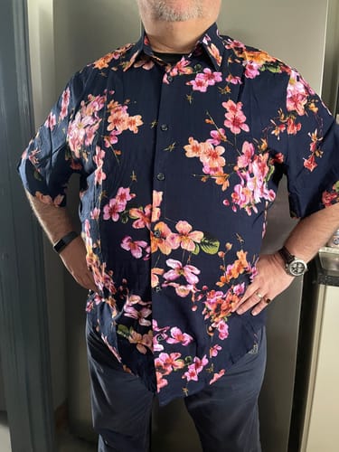 Customer photo review of Men's Flower Print Cotton Floral Hawaiian Button Up Short Sleeve Shirt