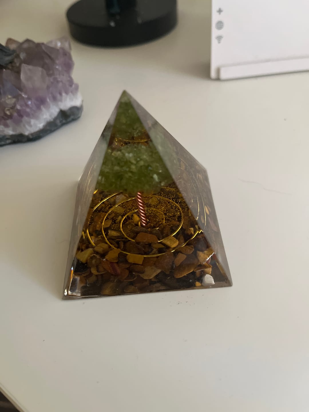 Customer photo review of Orgonite "Surya - Arbre du Bonheur" en Oeil de Tigre & Péridot