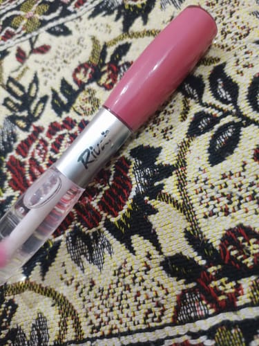 Customer photo review of Quick Dry Lip Gloss