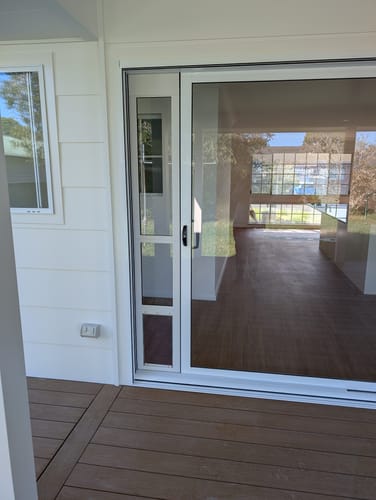Customer photo review of Folding Patio Pet Door Insert [Colour: White] [Size: Medium]